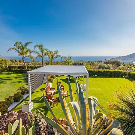 Vittoria - Santa Tecla Vila Acireale