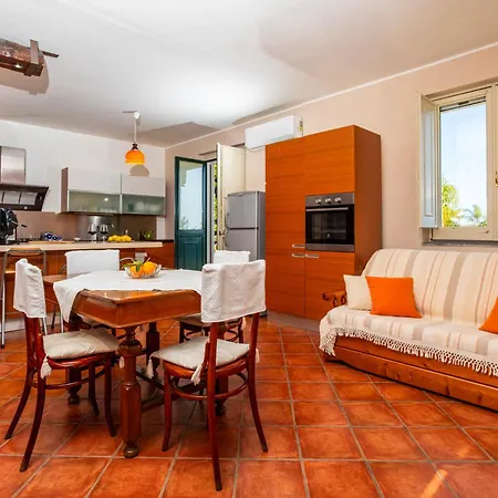 Vittoria - Santa Tecla Vila