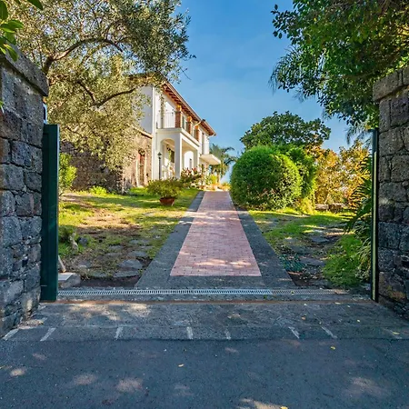 Vittoria - Santa Tecla Vila Acireale