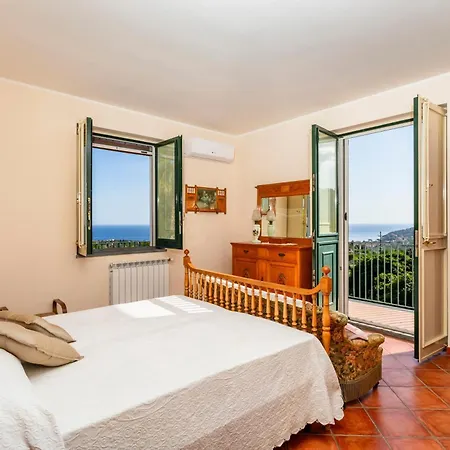 Villa Vittoria - Santa Tecla